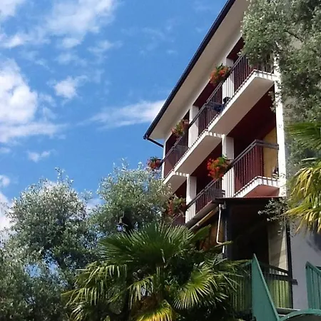 Emma Hotel 2*