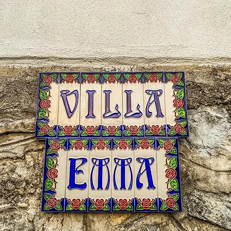 Emma 2*